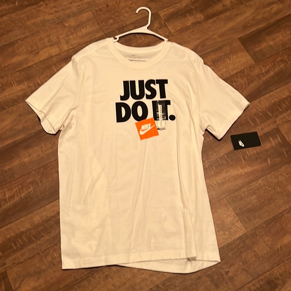 Nike men’s t-shirt